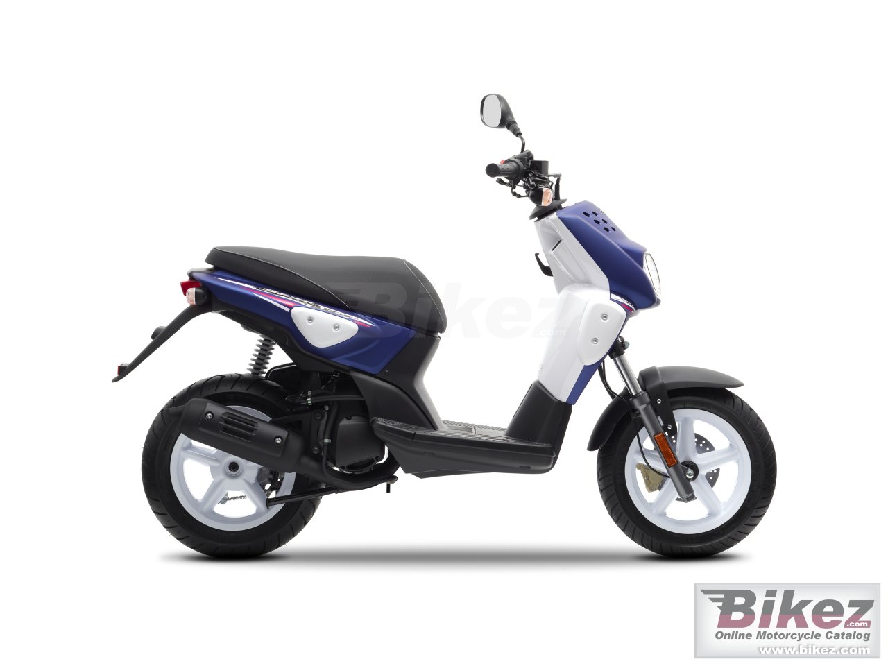 Big Yamaha slider naked picture and wallpaper from Bikez.com